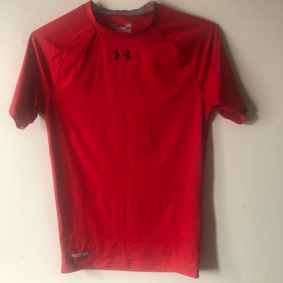❤️Under Armour Heat Gear Compression Red Top Short Sleeve Size LG - Picture 1 of 4